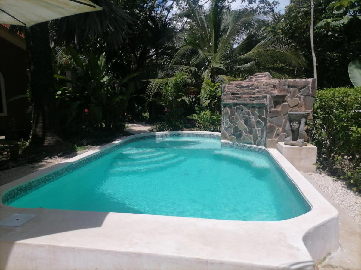 Casa el Colibrí Parrita Exterior foto