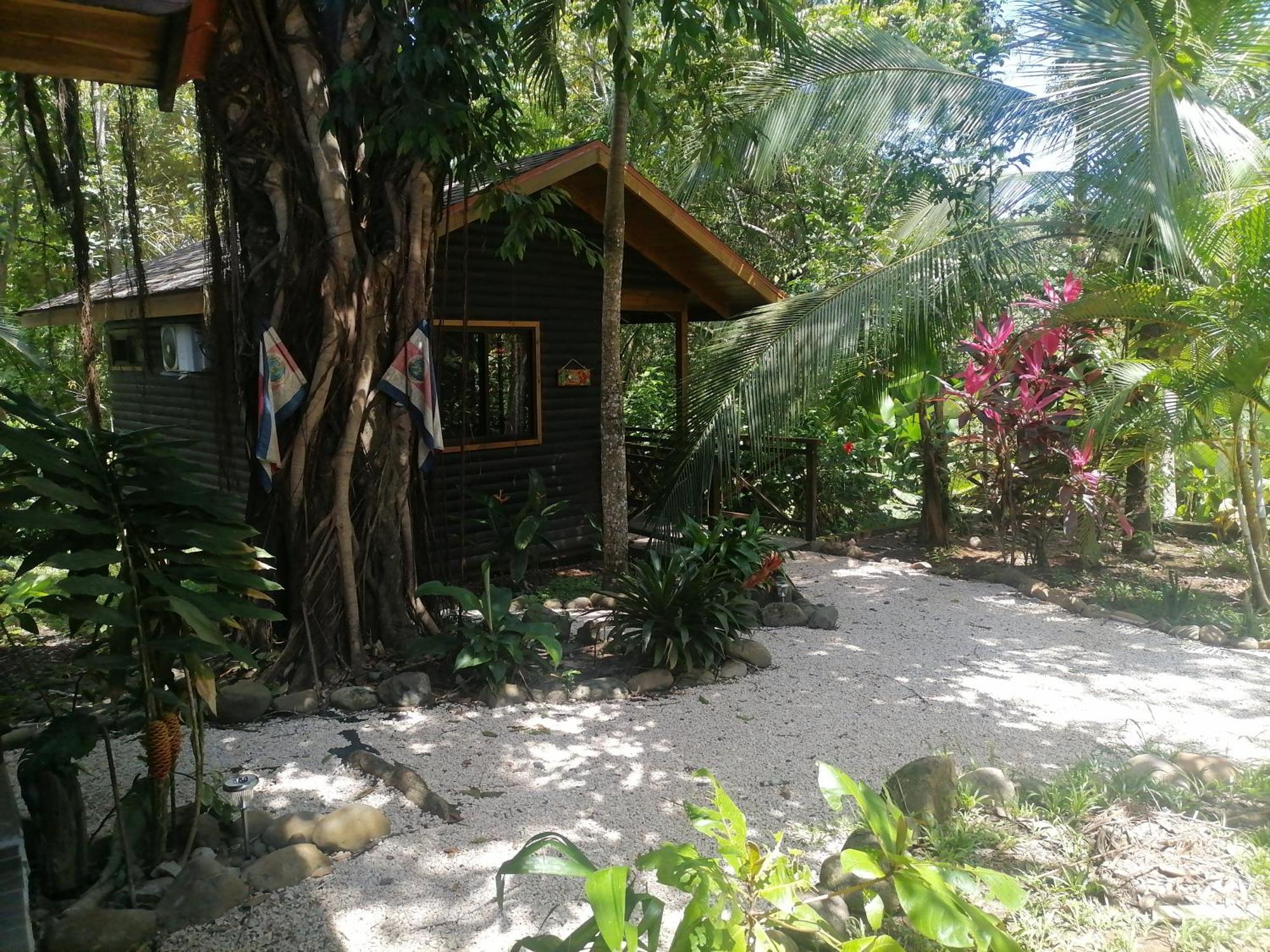 Casa el Colibrí Parrita Quarto foto